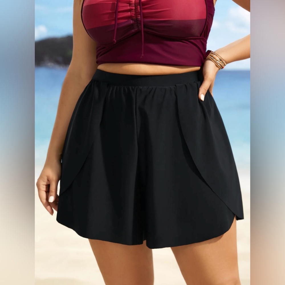 BloomChic Swim Shorts. Petal hem line. High waisted. Size 22-24 (3X)